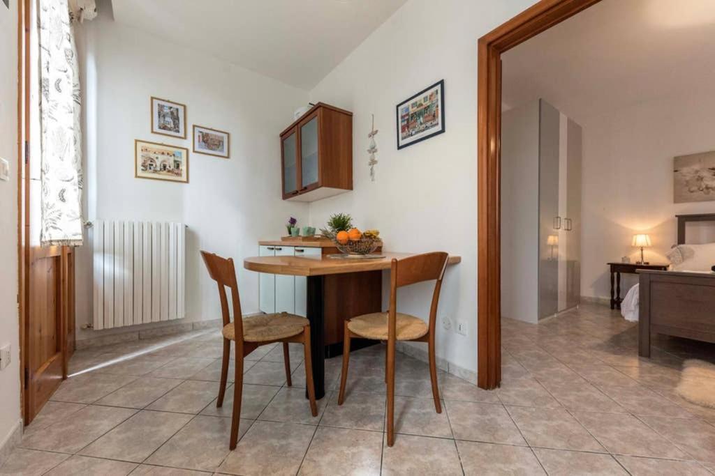 Casa Letizia Lägenhet Ponsacco Exteriör bild