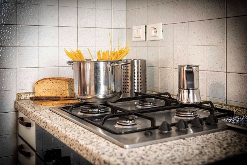 Casa Letizia Lägenhet Ponsacco Exteriör bild